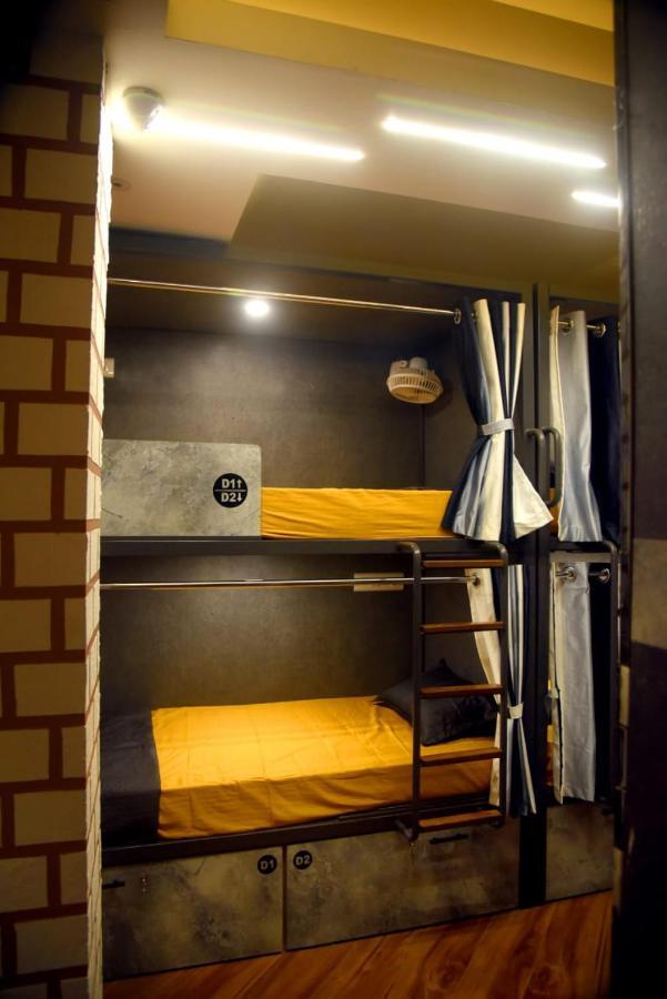 Charyana Hotel Ac Dormitory Ahmedabad Exterior photo