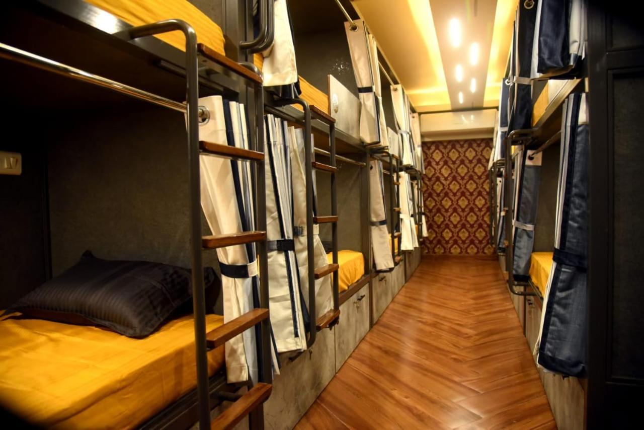 Charyana Hotel Ac Dormitory Ahmedabad Exterior photo